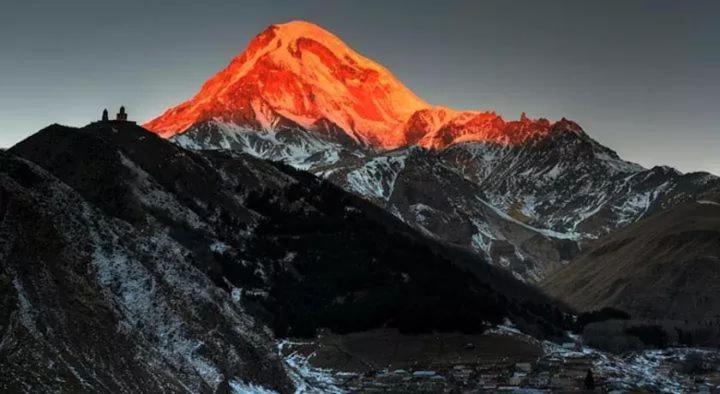 Eastern Georgia Hotel Kazbegi Екстериор снимка
